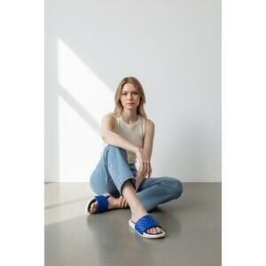 New Women’s APL  Lusso leather slides cobalt blue pristine